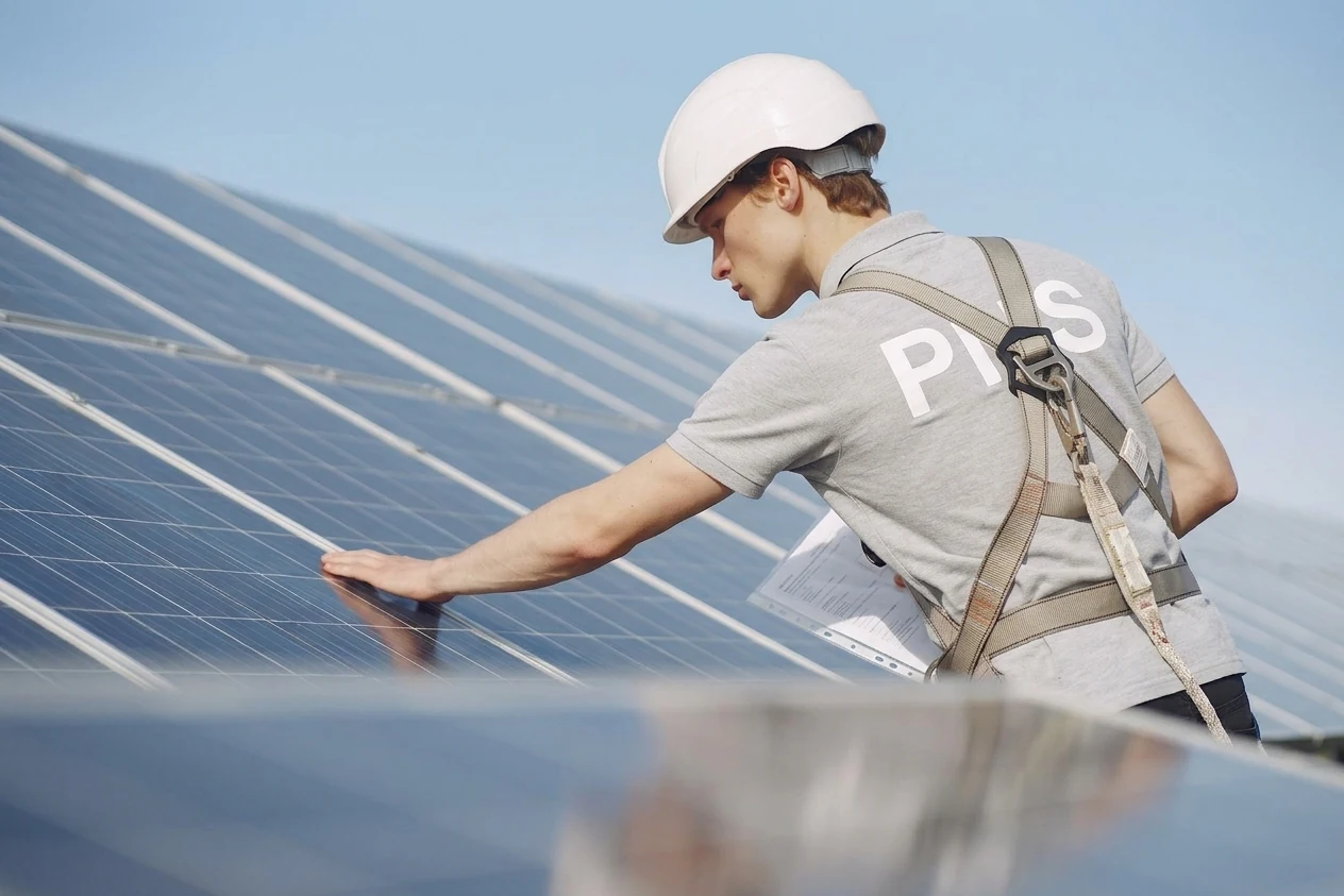 Aides 2026 panneaux solaires à Meaux jusqu'à 16 200 €